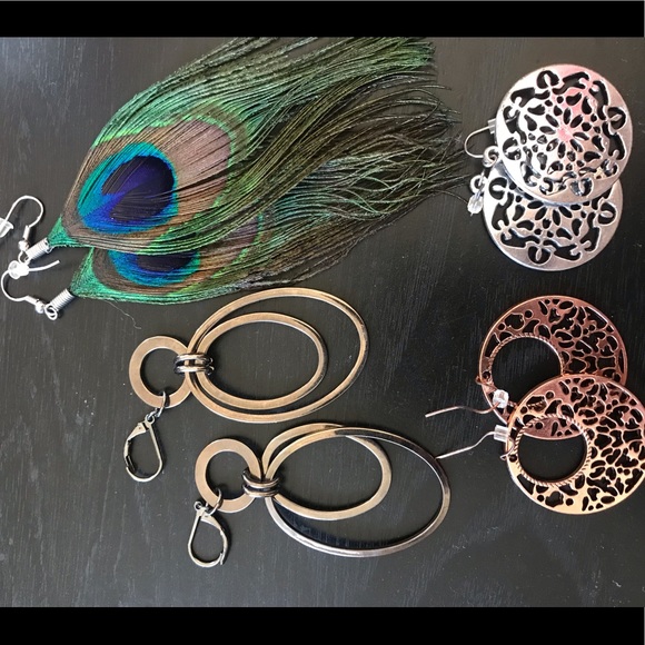 🦋BEAUTIFUL AND FUN VARIETY EARRINGS - Picture 1 of 5